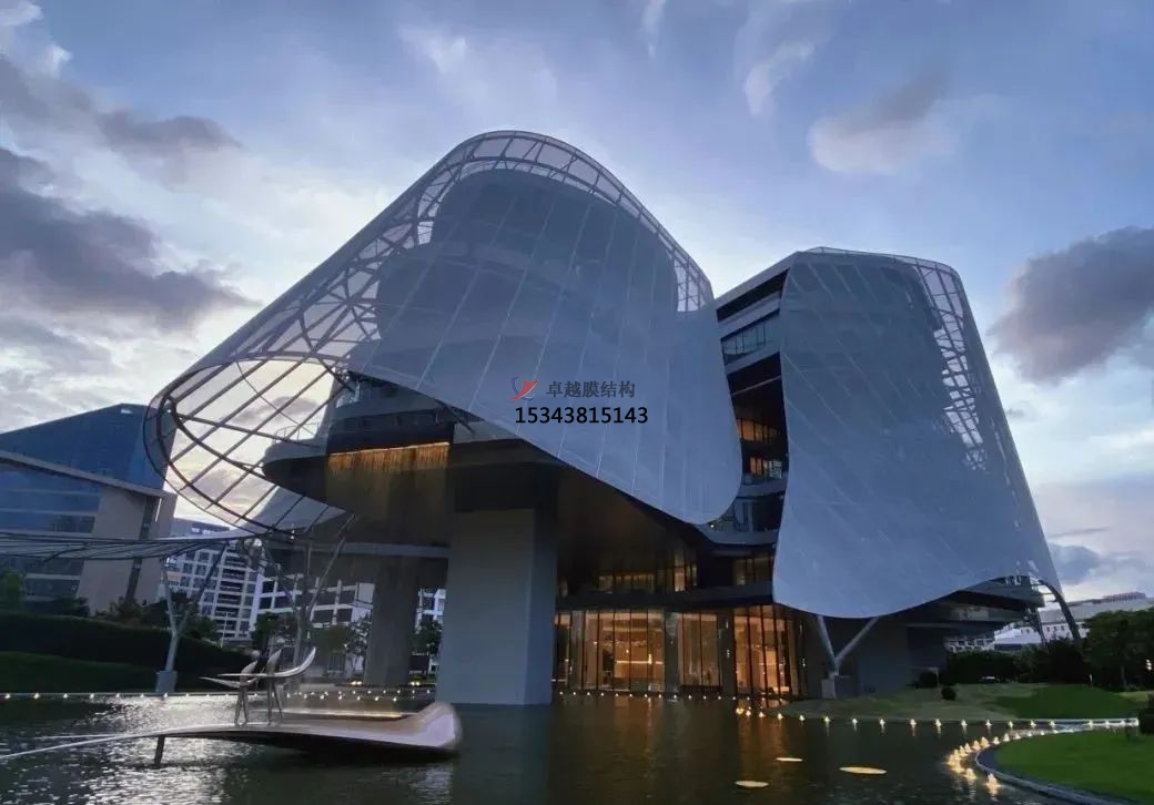 優(yōu)雅而懸浮，PTFE膜結構外立面建筑